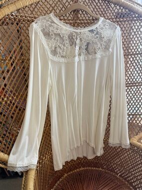 NWT Grace Elements Ivory Rayon w/ Lace Flowy Long Top